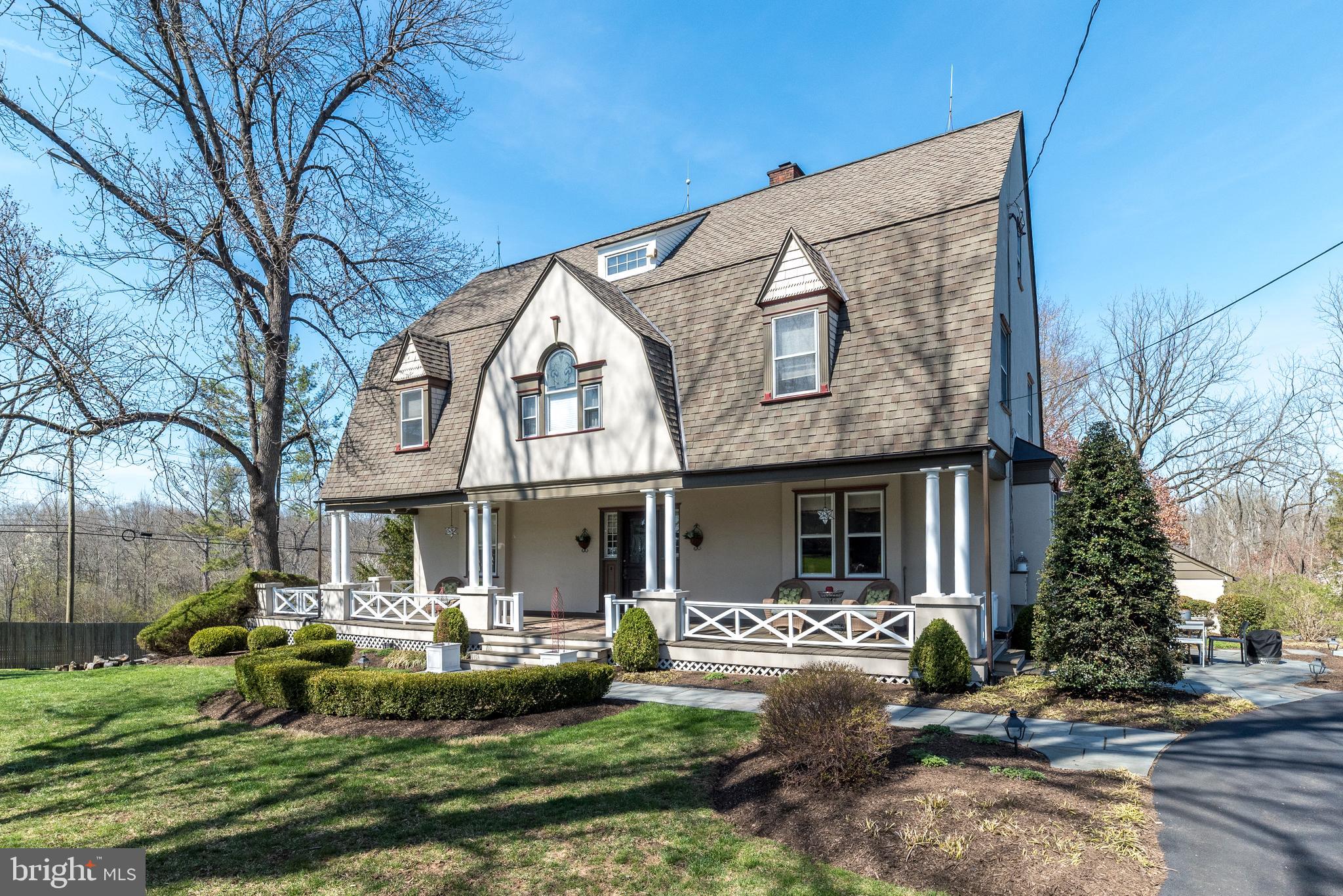 1633 GRASSHOPPER LANE