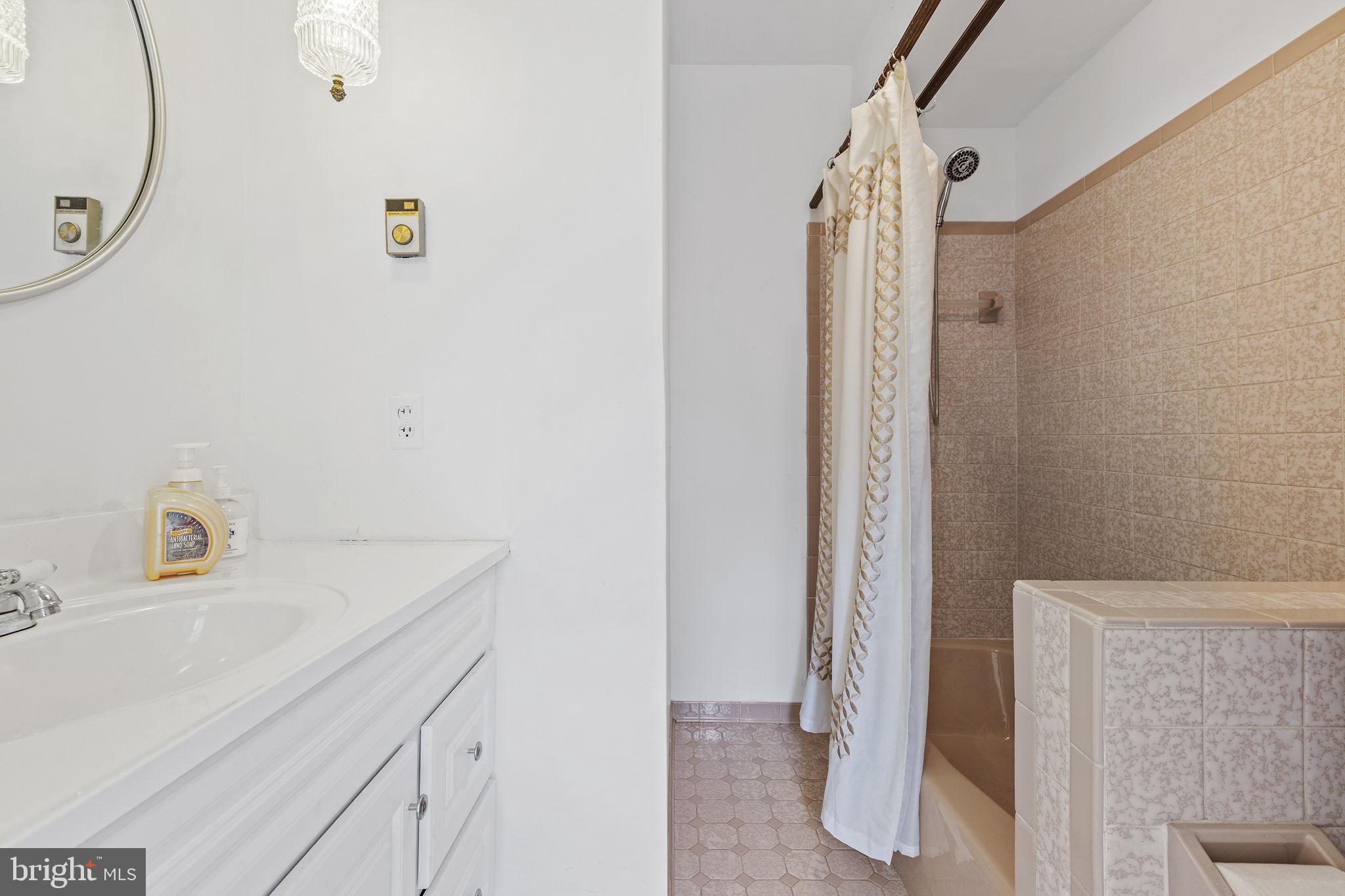 BAYSIDE BEACH - Residential Lease