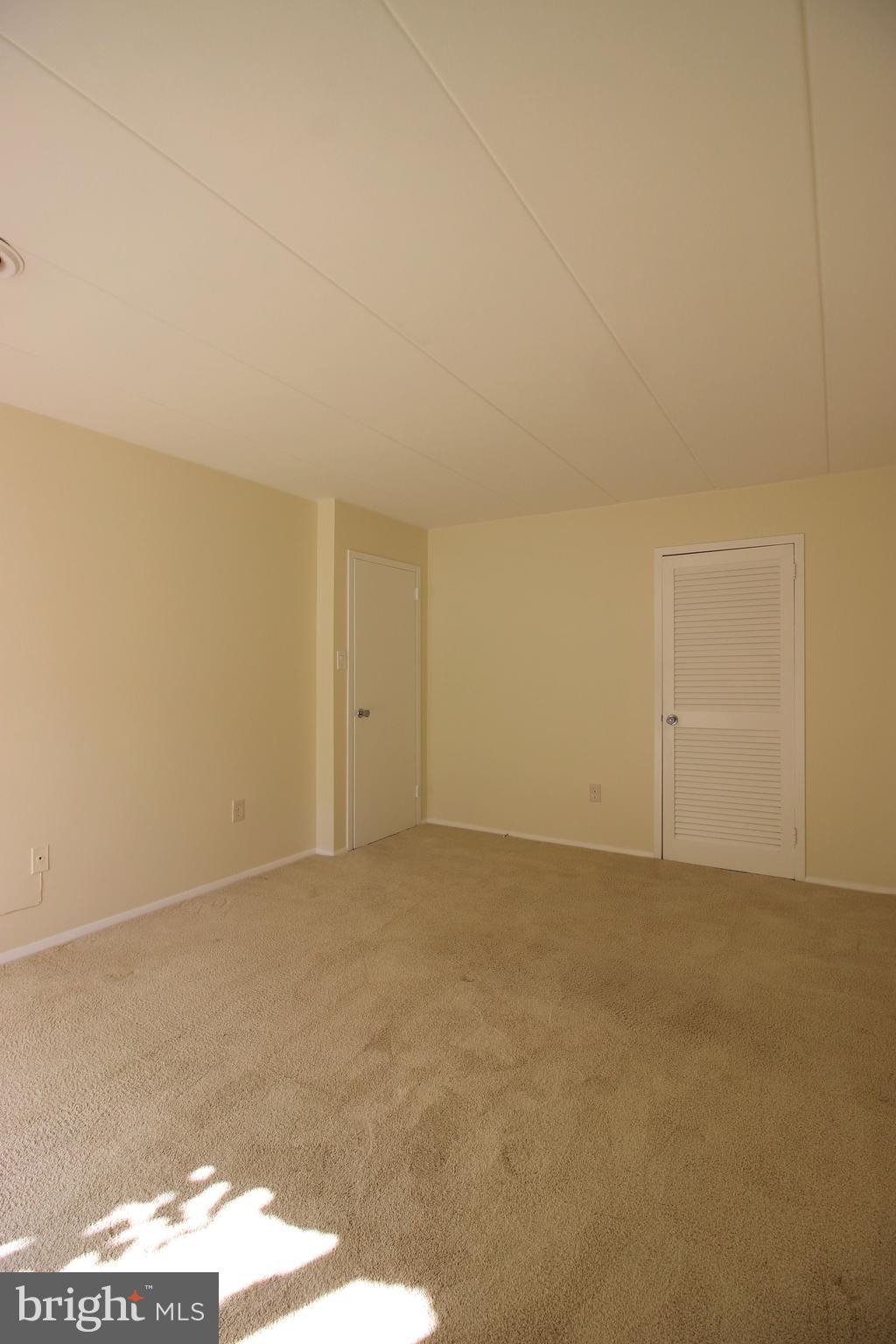 HUNTINGTON CLUB - Residential Lease