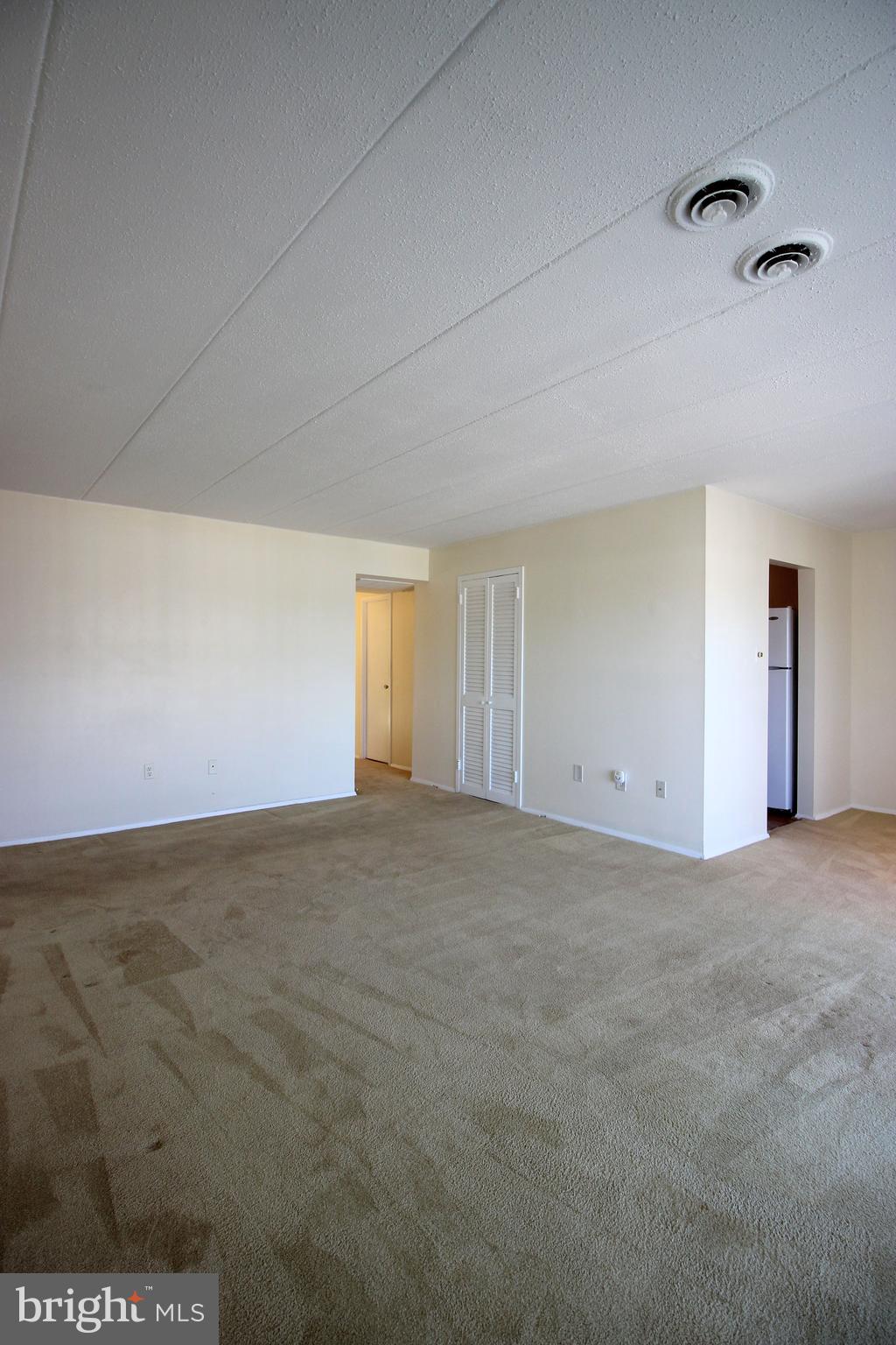 HUNTINGTON CLUB - Residential Lease