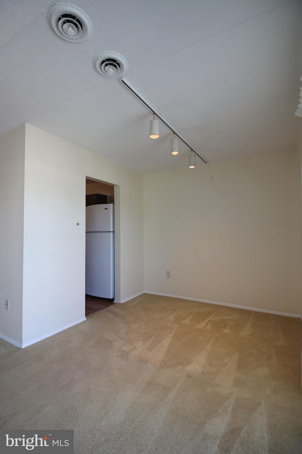 HUNTINGTON CLUB - Residential Lease