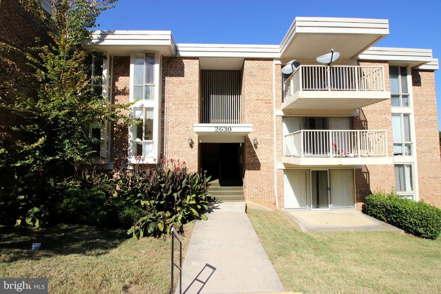 Gorgeous 2 Bedroom 1 Bath Condo in Alexandria. Entering this amazing space you are met with the wall to wall carpeting found throughout. The living room/dining room combo invites you with its ample natural light and access to the spacious balcony. The kitchen follows featuring ample cabinet and counter space. The bedrooms each boast wall to wall carpeting, generous closet space and ample natural light. Located minutes from 495 & 66 this unit is located in the most perfect location. Available 9/1!
