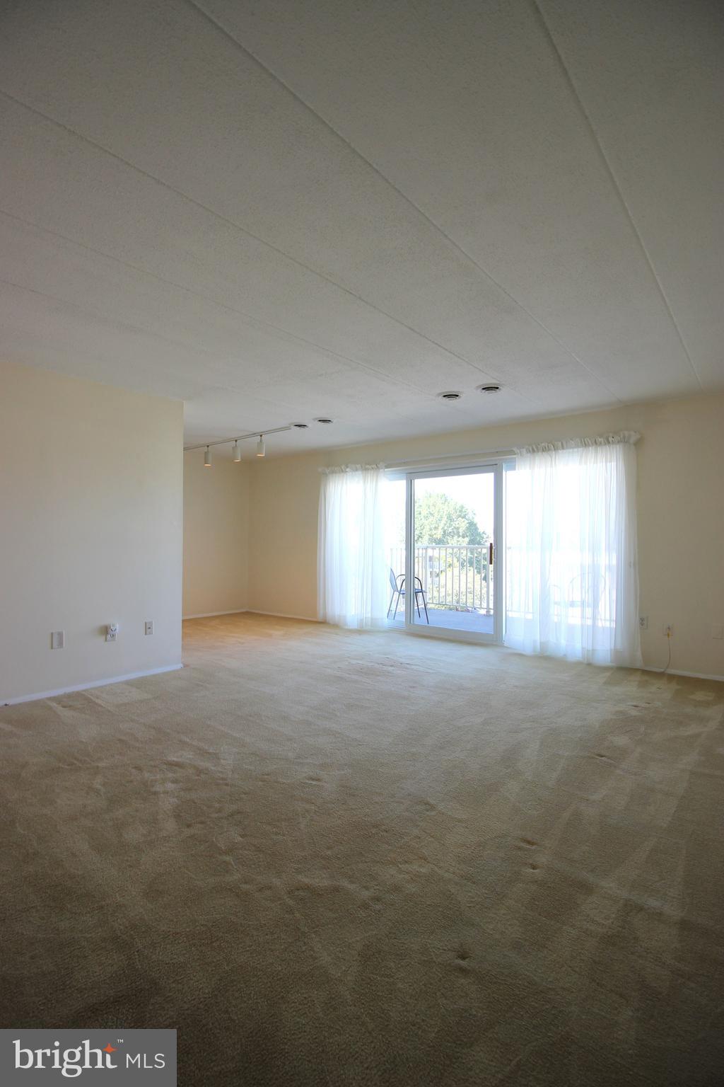 HUNTINGTON CLUB - Residential Lease