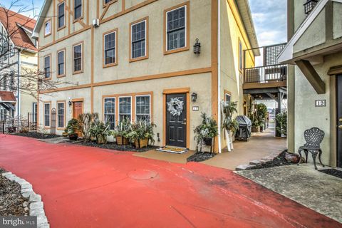 Photo of 17 S Village Circle, Reinholds, PA 17569 (MLS # PALA2046746)