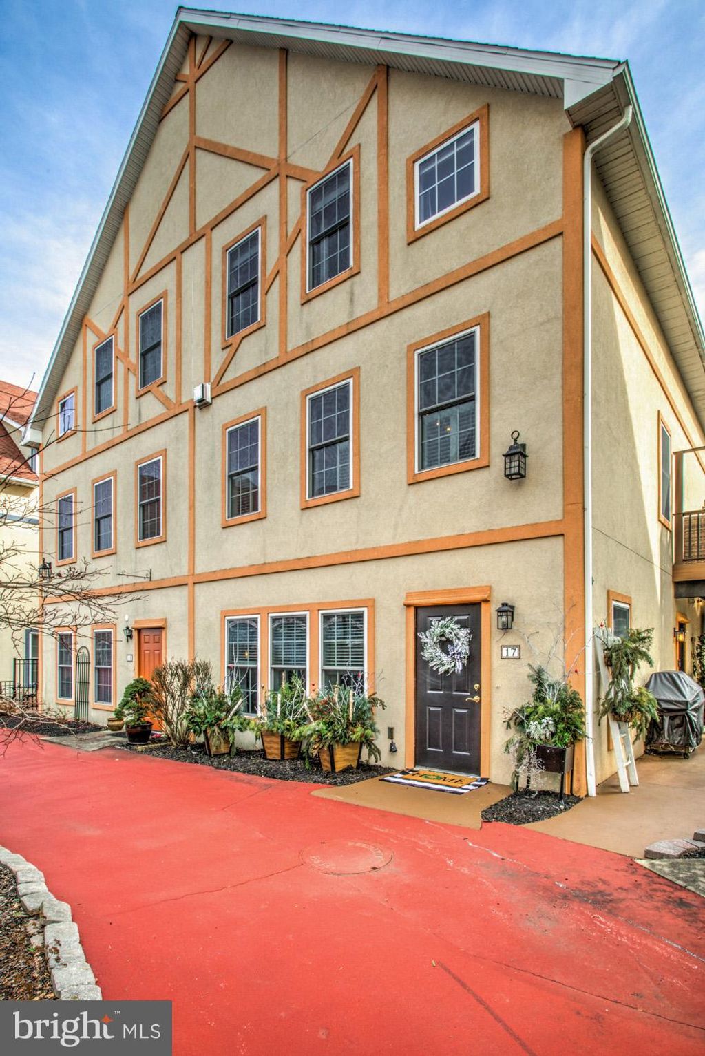 Photo of 17 S Village Circle, Reinholds, PA 17569 (MLS # PALA2046746)