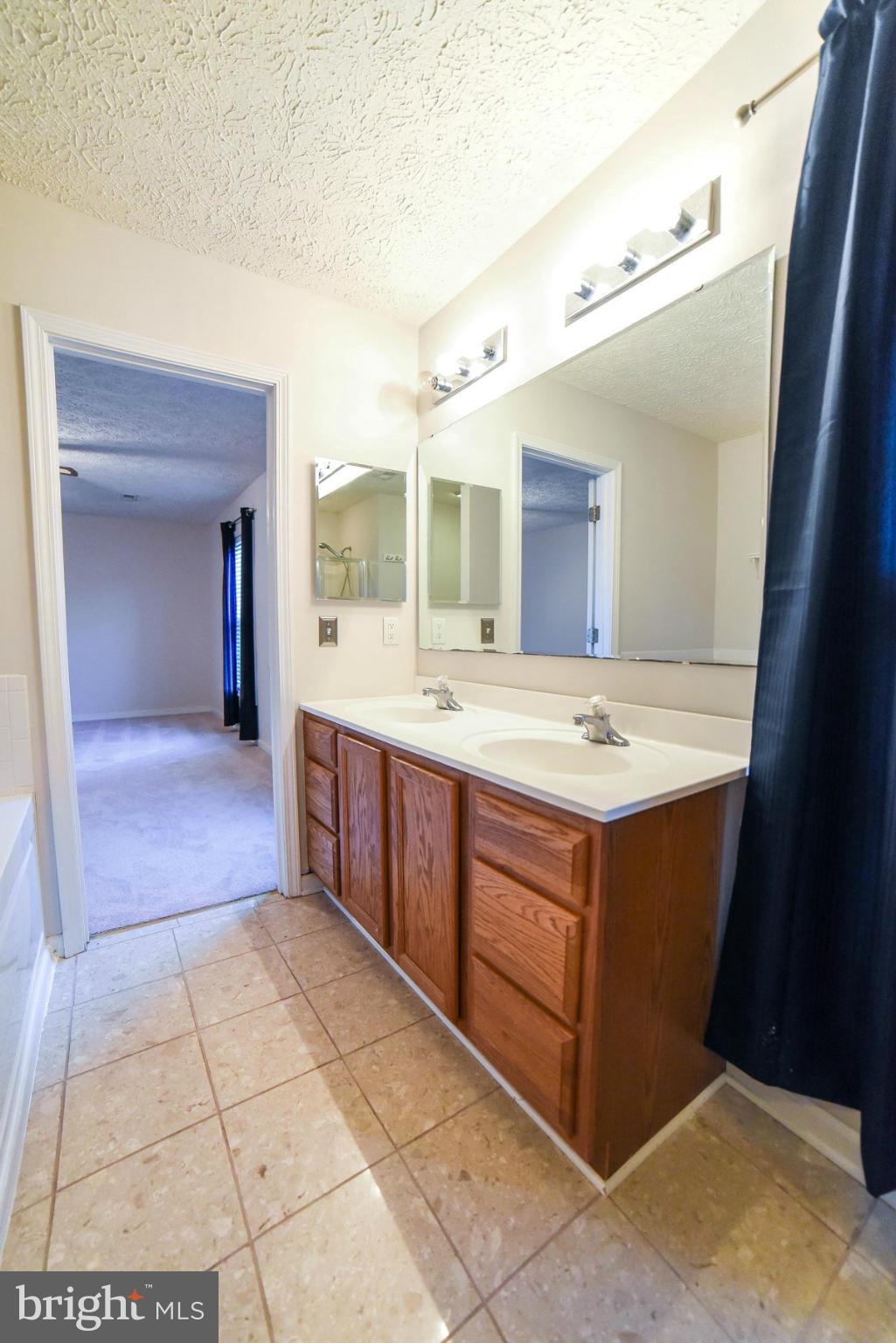 ESSEX SOUTH - Residential Lease