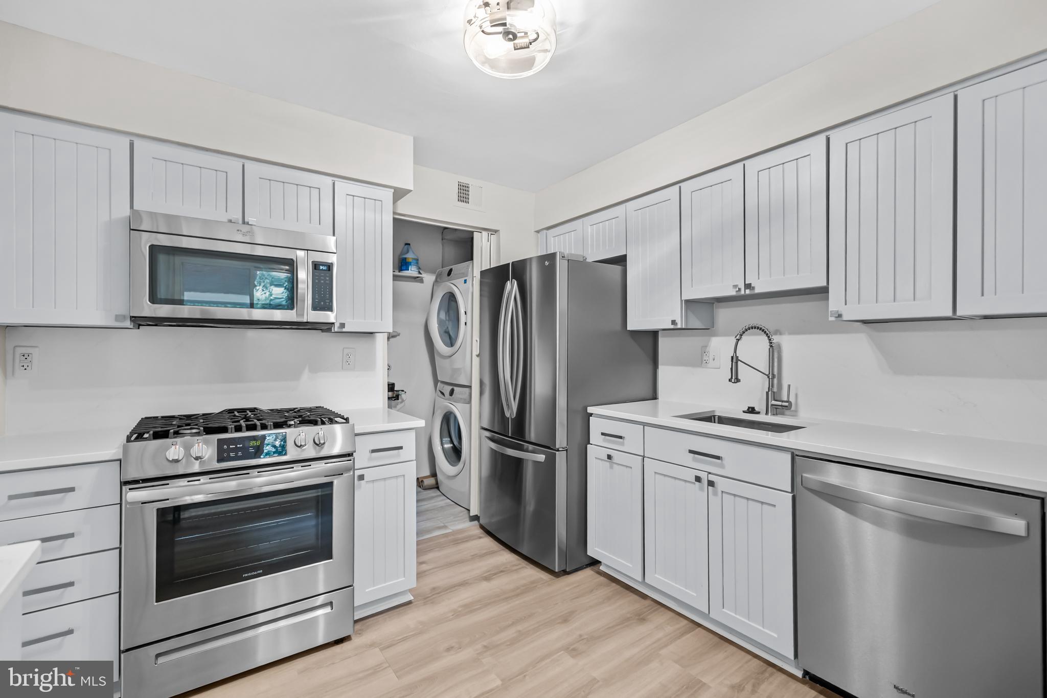 BURKE STATION SQUARE - Residential