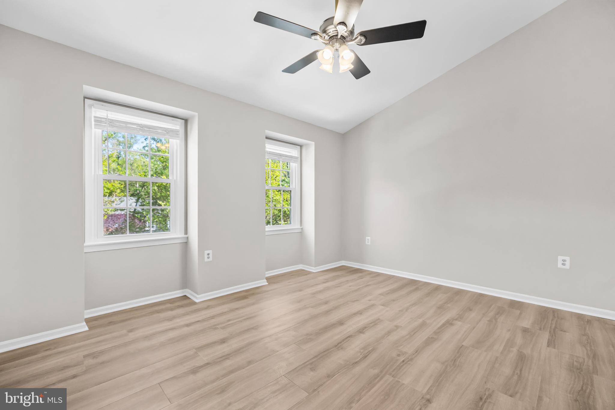 BURKE STATION SQUARE - Residential