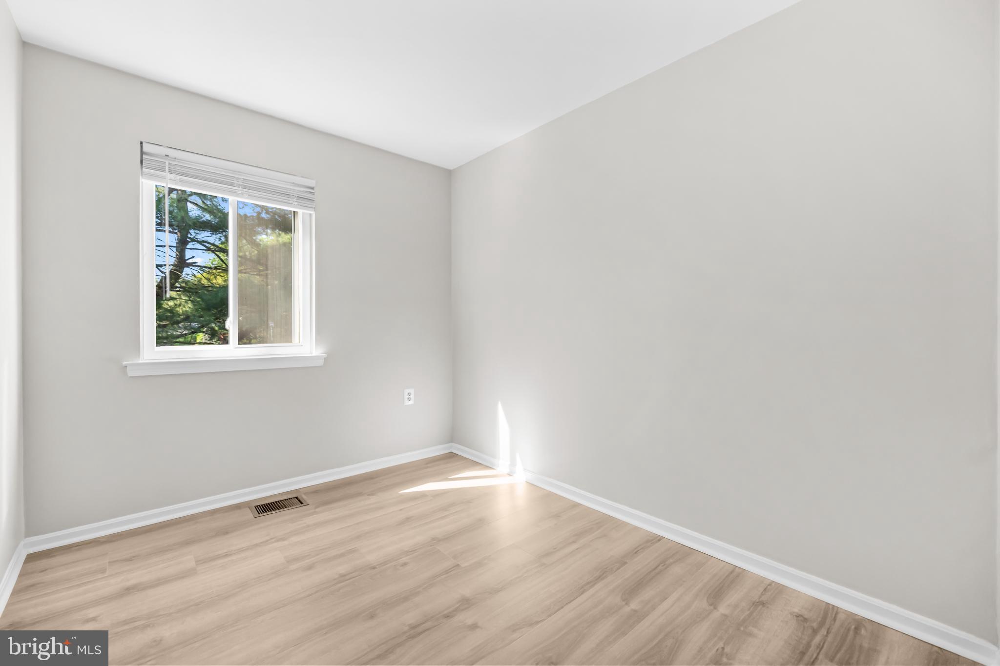 BURKE STATION SQUARE - Residential