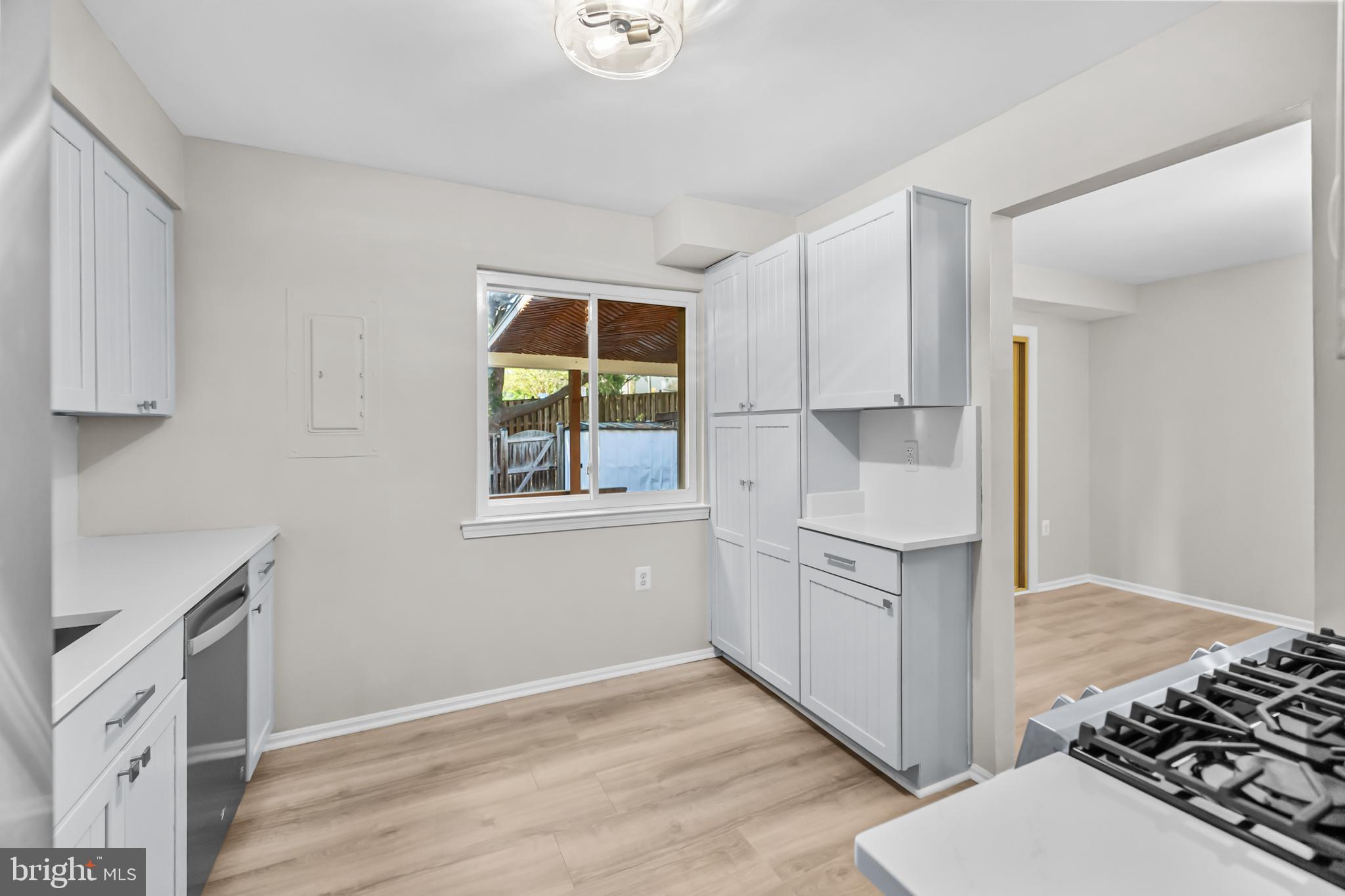 BURKE STATION SQUARE - Residential