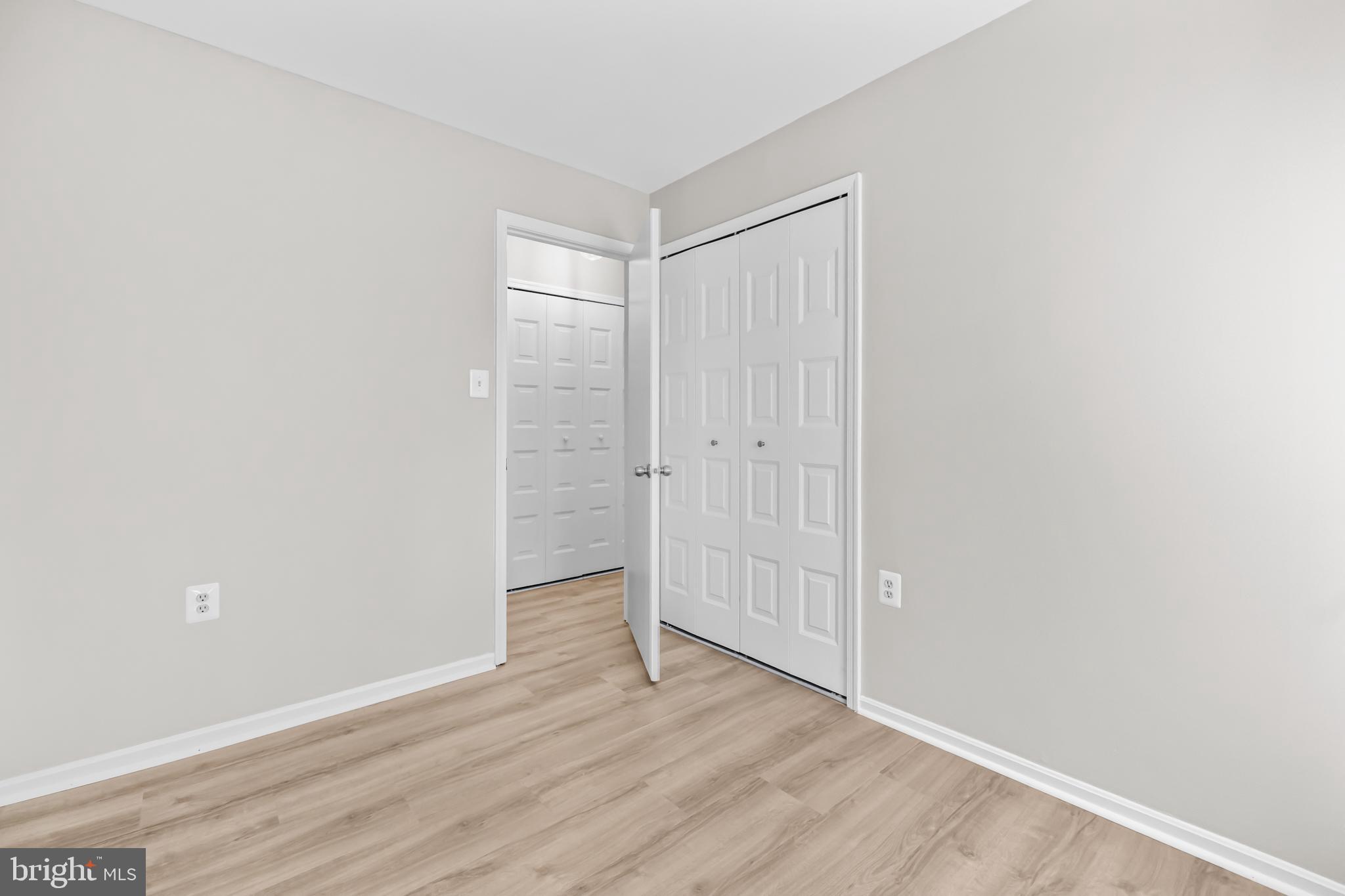 BURKE STATION SQUARE - Residential