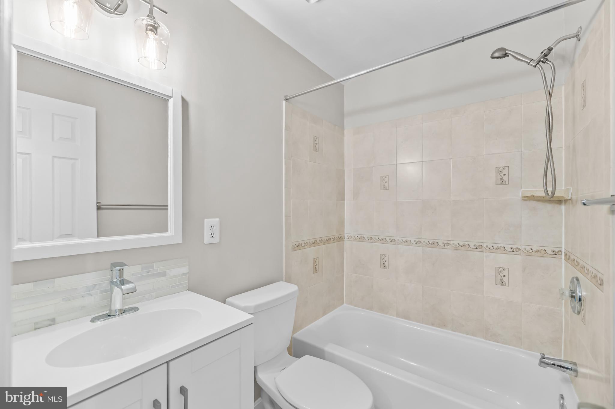 BURKE STATION SQUARE - Residential