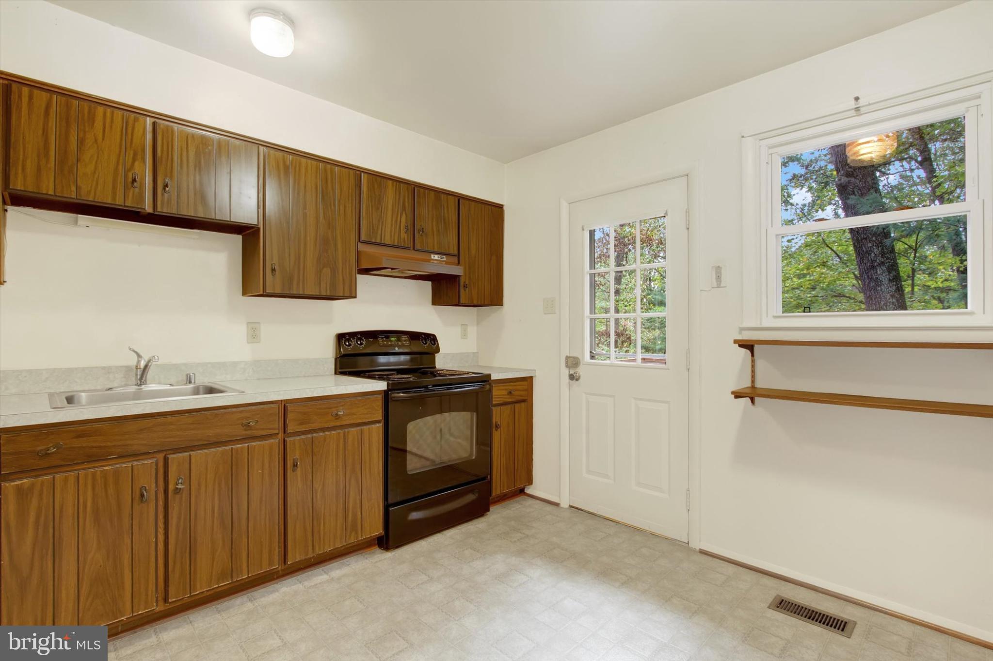 CARRIAGE HILLS - Residential