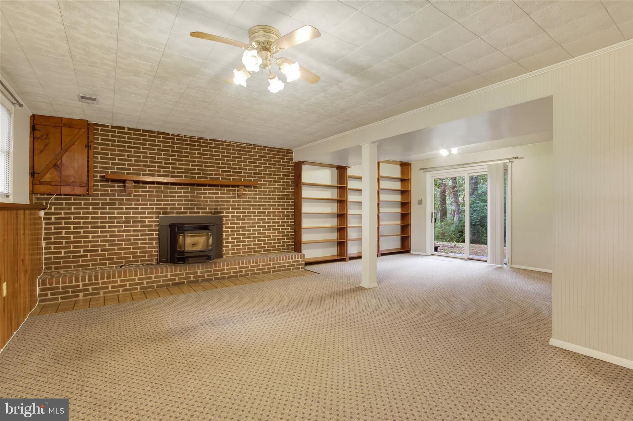 CARRIAGE HILLS - Residential