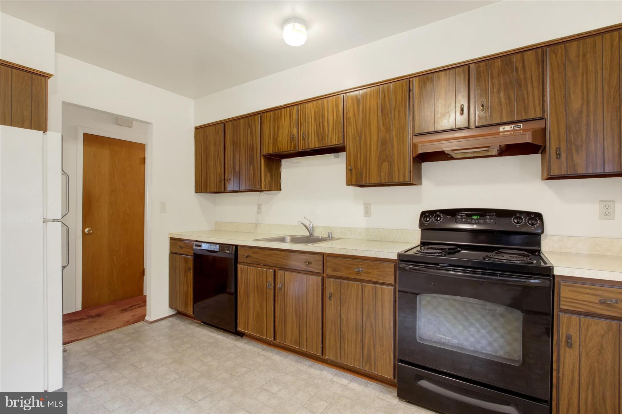 CARRIAGE HILLS - Residential