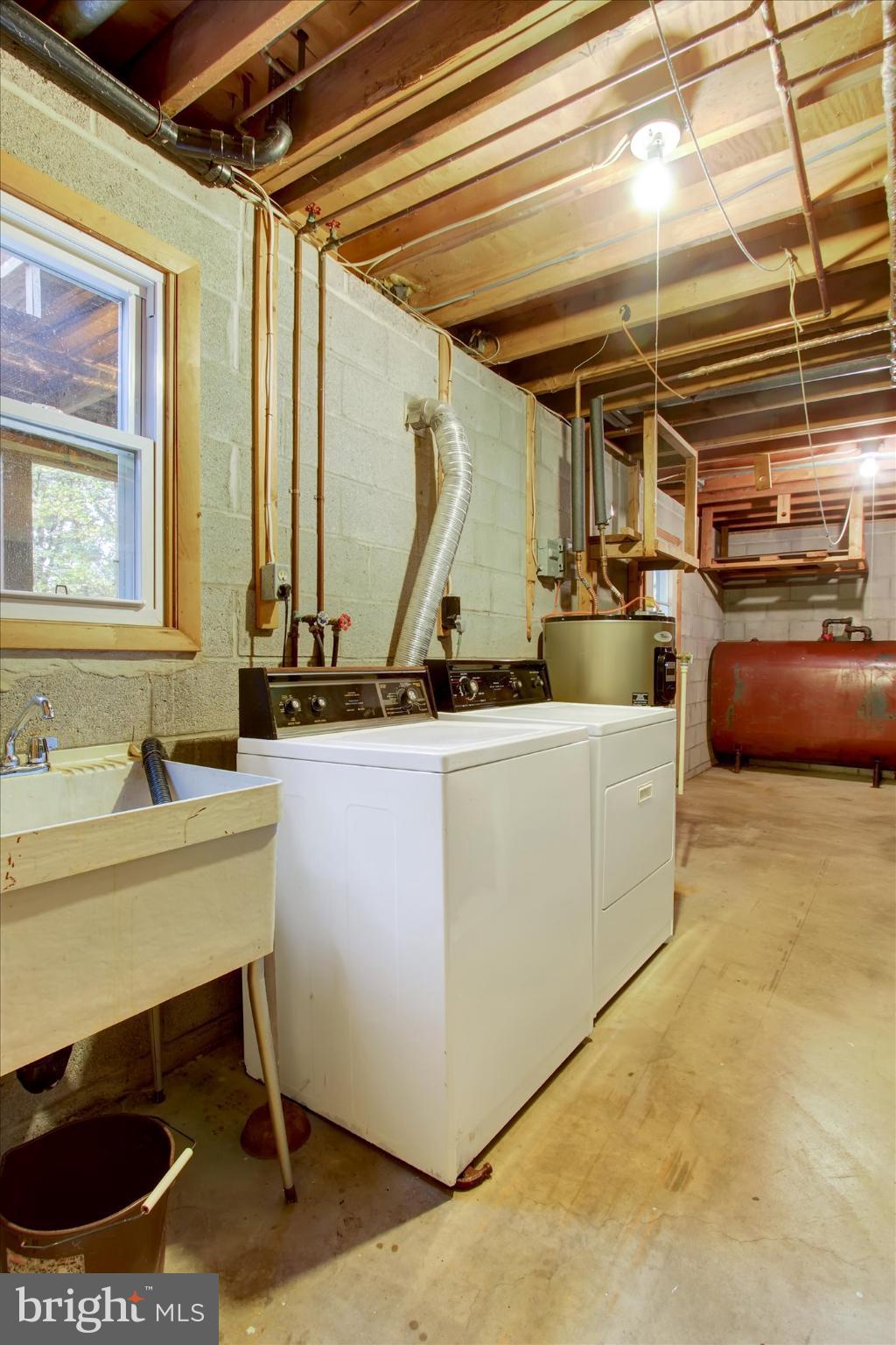 CARRIAGE HILLS - Residential