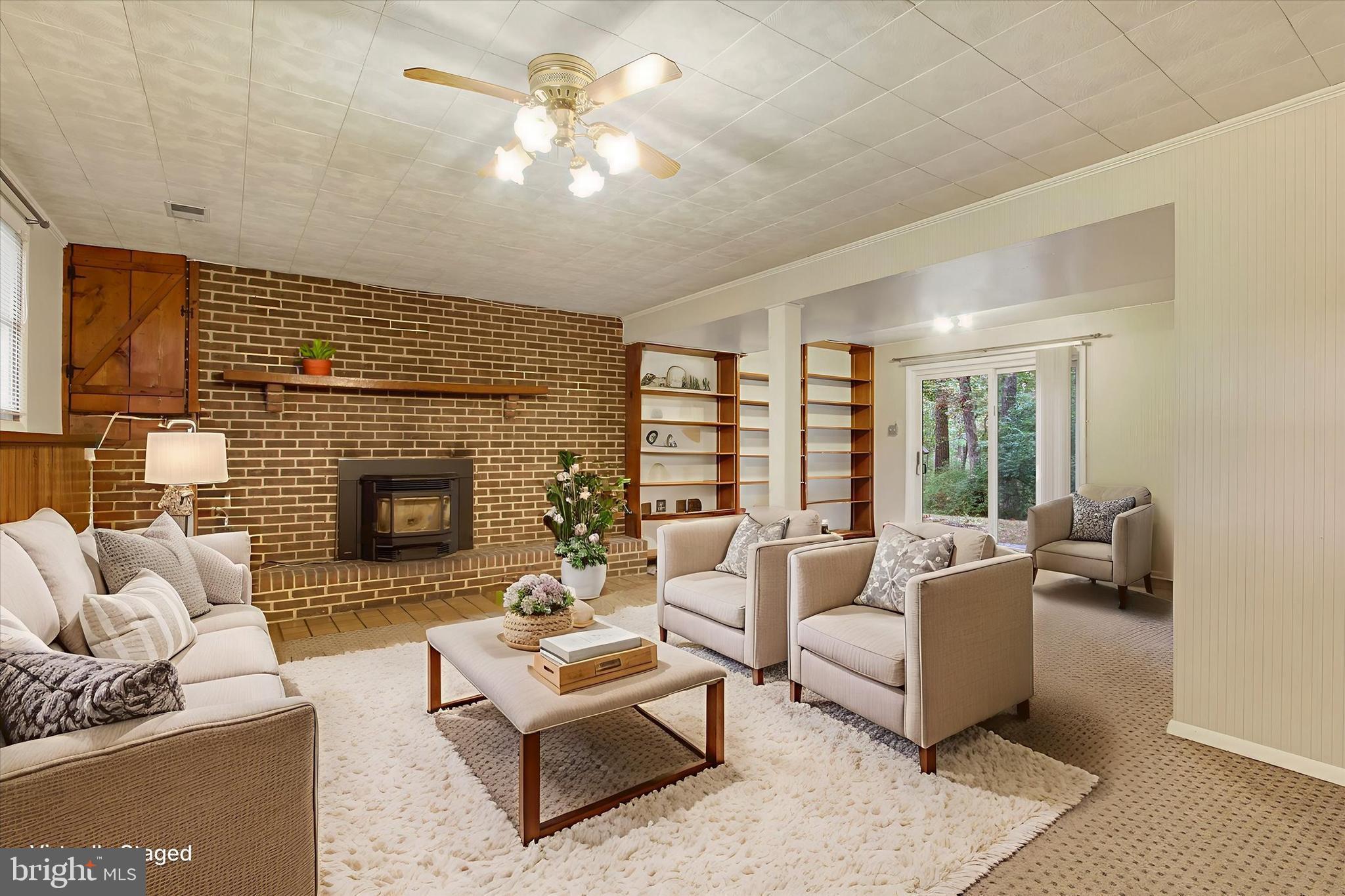 CARRIAGE HILLS - Residential