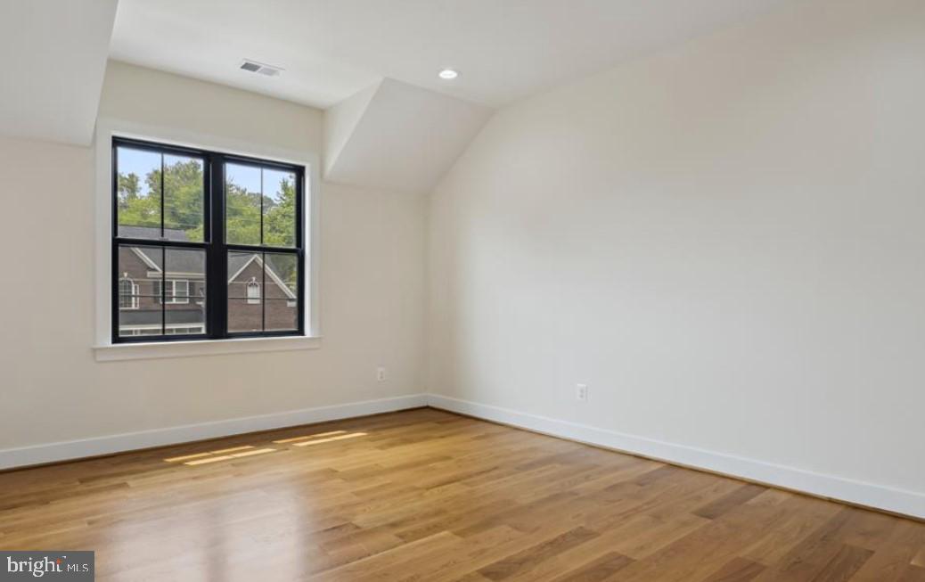 GRAYS OAKTON - Residential