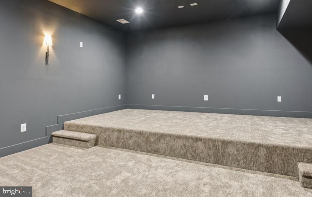 GRAYS OAKTON - Residential