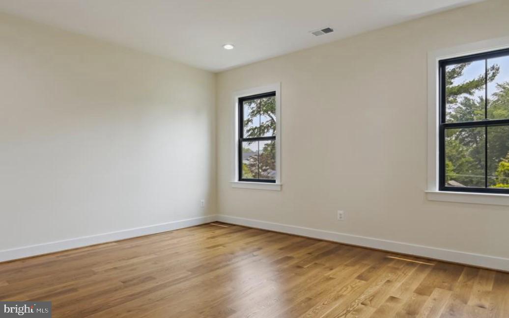 GRAYS OAKTON - Residential