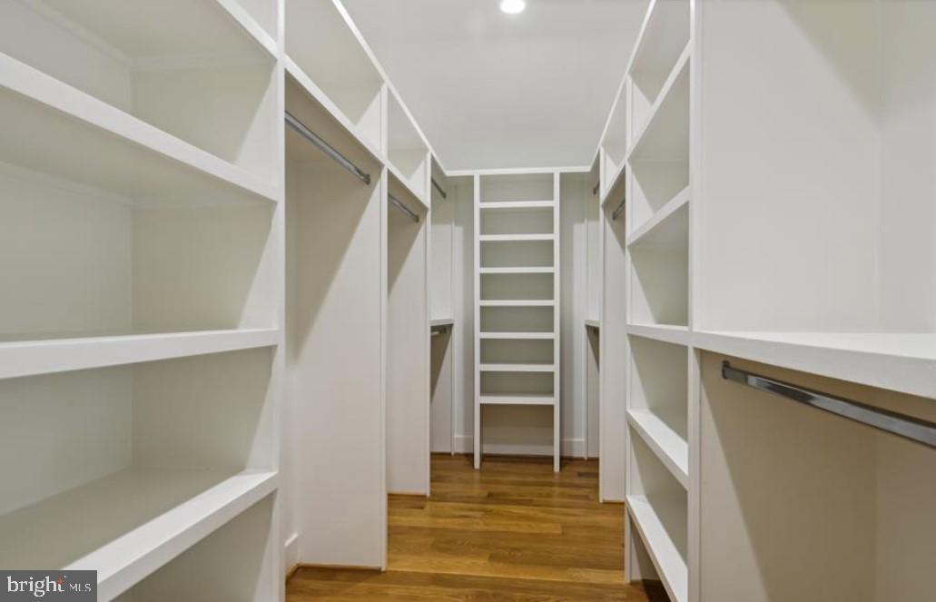 GRAYS OAKTON - Residential