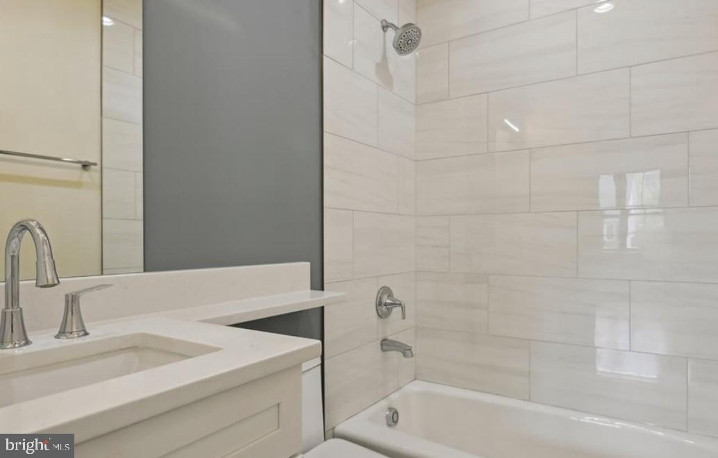 GRAYS OAKTON - Residential