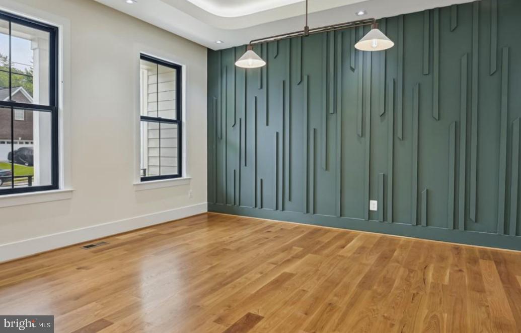 GRAYS OAKTON - Residential