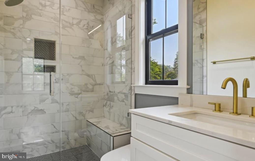 GRAYS OAKTON - Residential