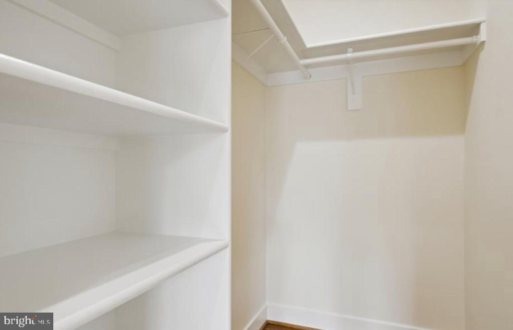 GRAYS OAKTON - Residential