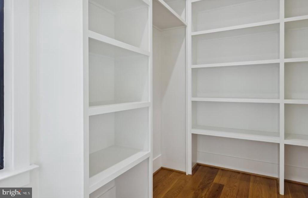 GRAYS OAKTON - Residential