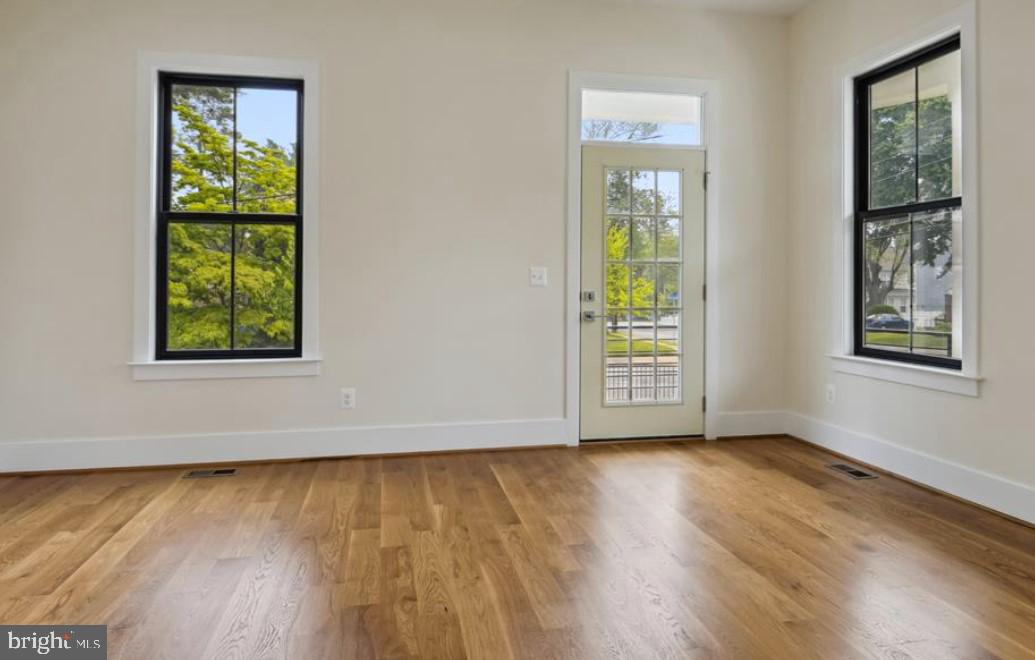 GRAYS OAKTON - Residential