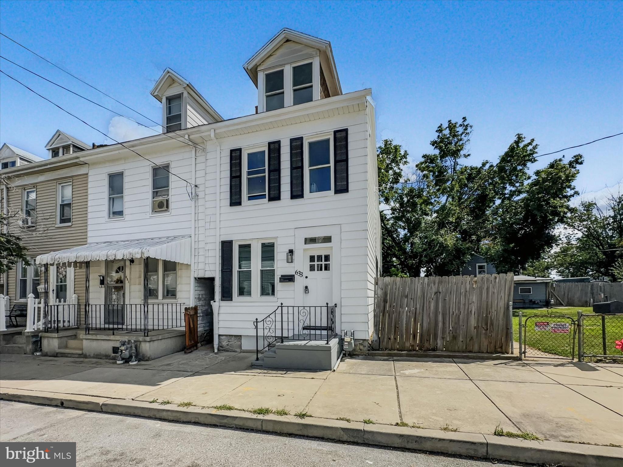 633 VANDER AVENUE