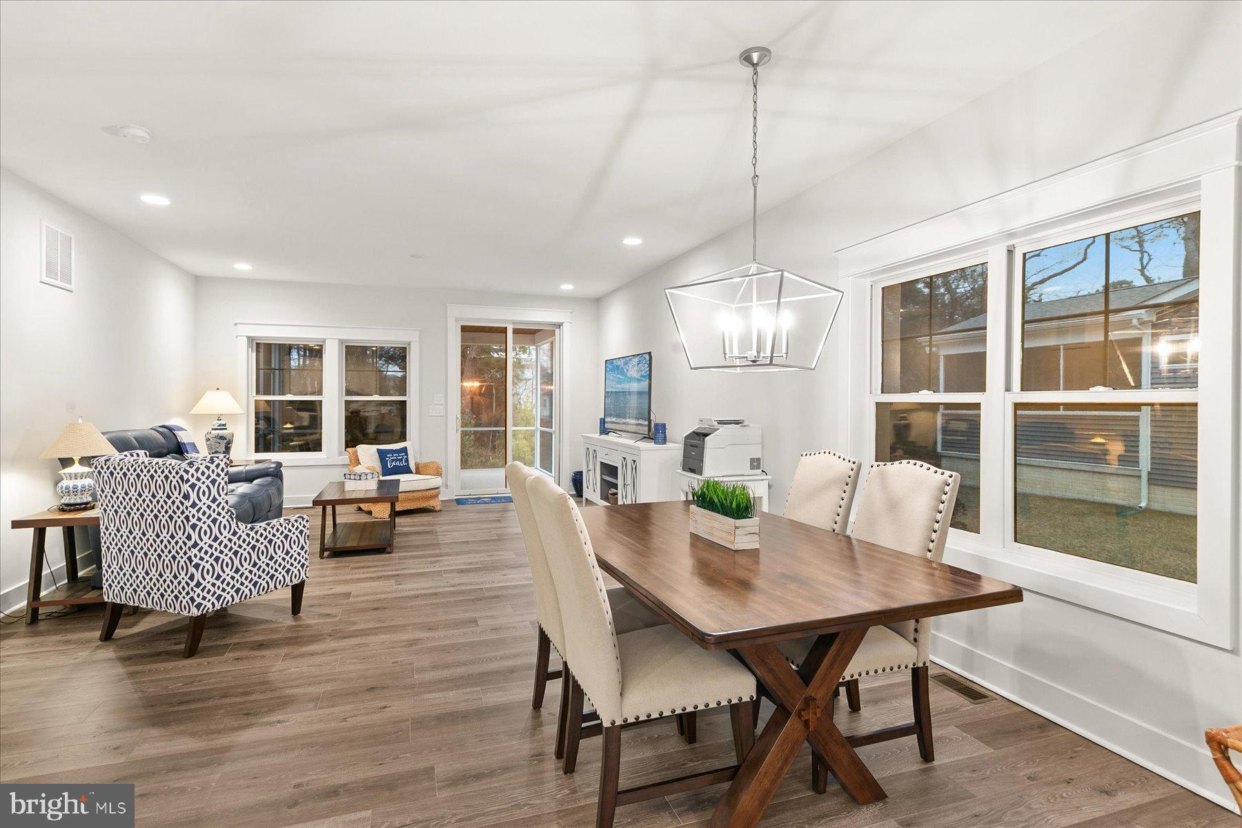 STINGRAY HARBOR - Residential