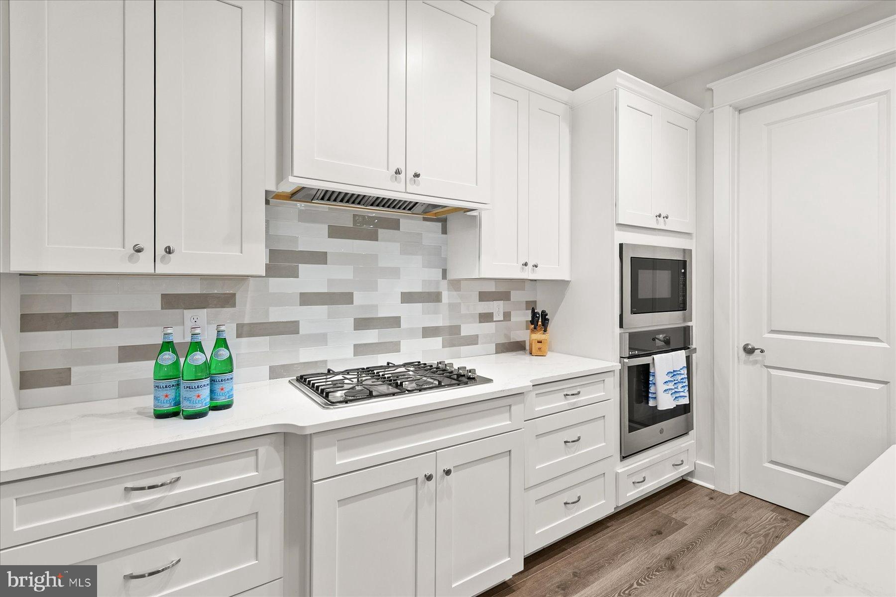 STINGRAY HARBOR - Residential