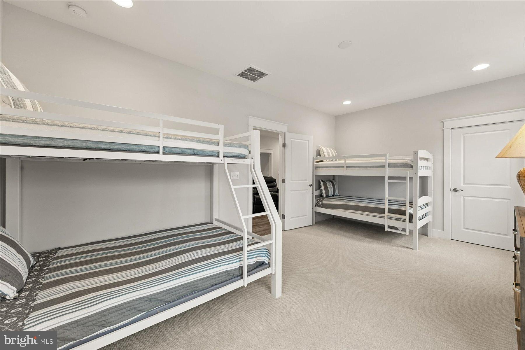 STINGRAY HARBOR - Residential