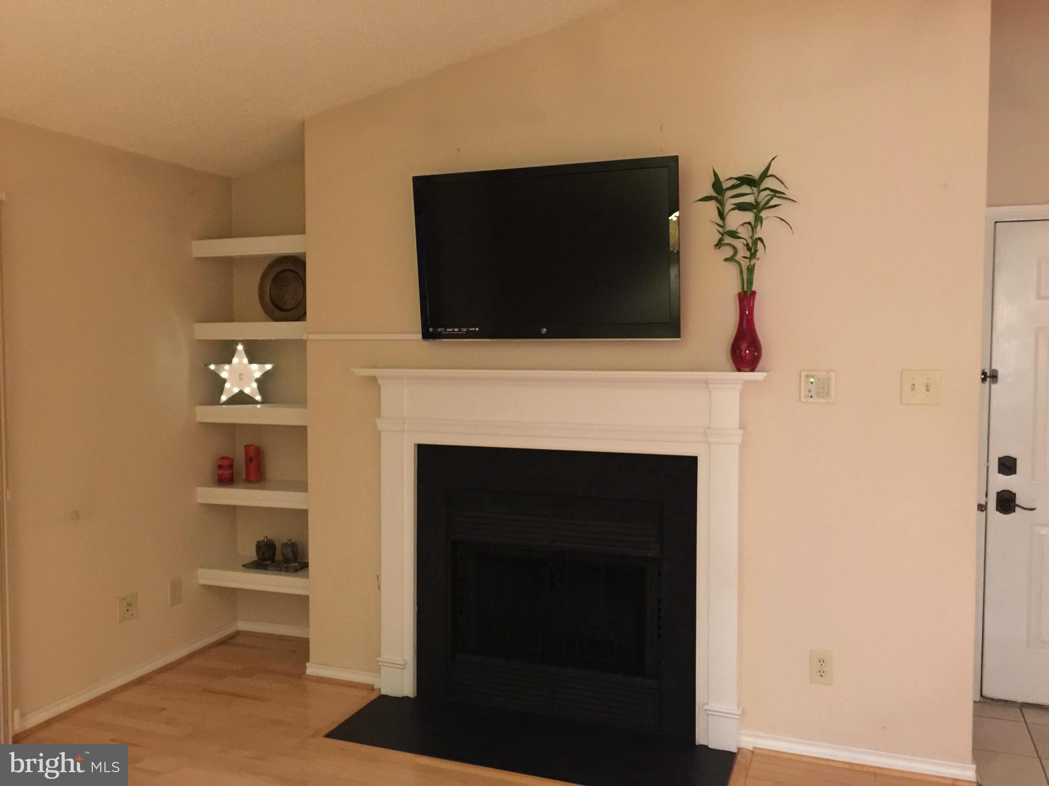 FOUNTAINS AT MCLEAN - Residential