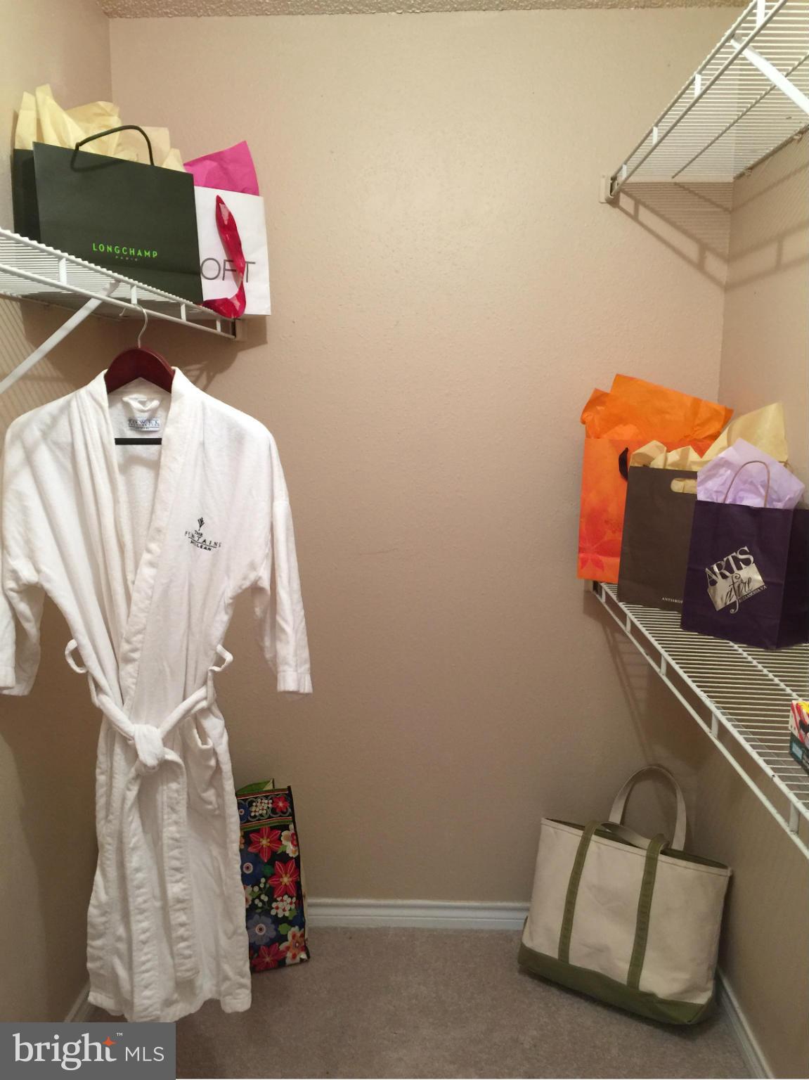 FOUNTAINS AT MCLEAN - Residential