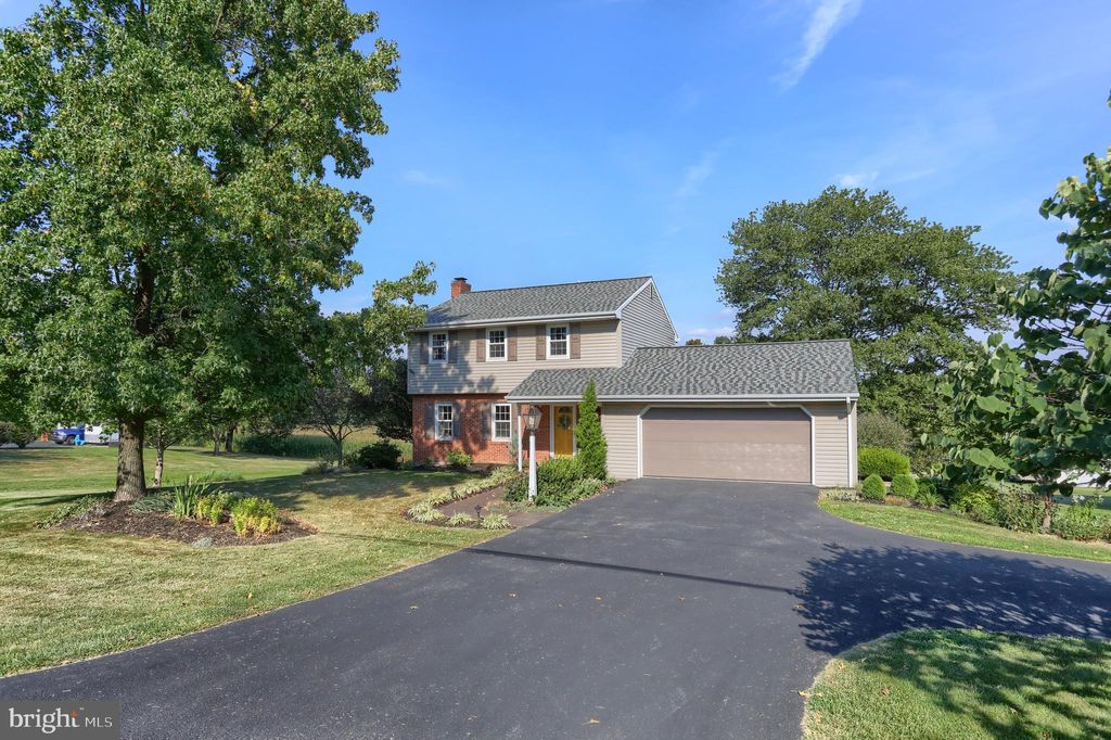 Photo of 35 MILTON GROVE RD N, ELIZABETHTOWN, PA 17022 (MLS # PALA2039782)