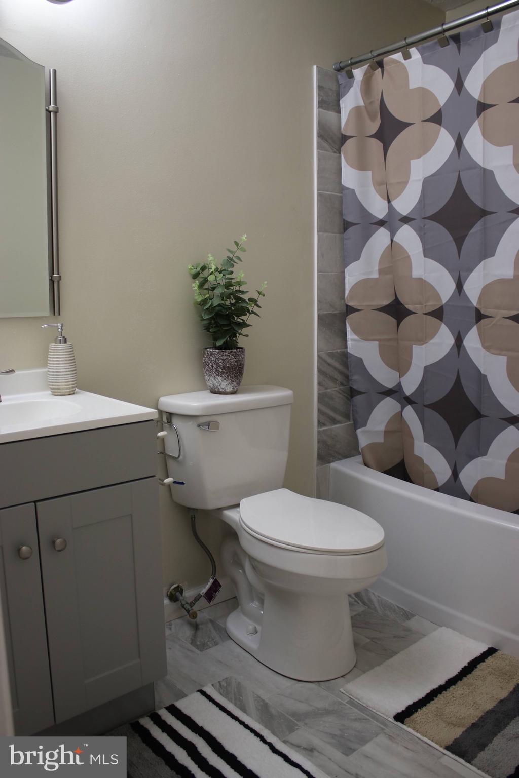 VILLAGE OF OAK GROVE - Residential