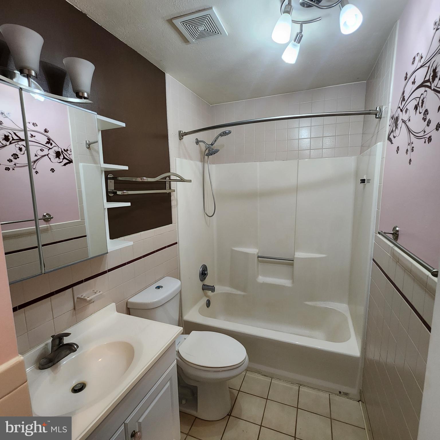 LONG BEACH - Residential