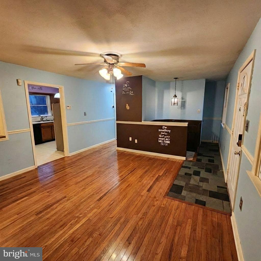 LONG BEACH - Residential