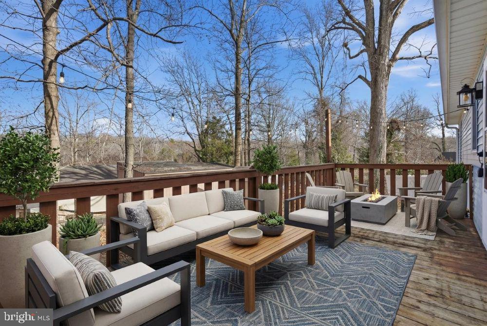 LONG BEACH - Residential