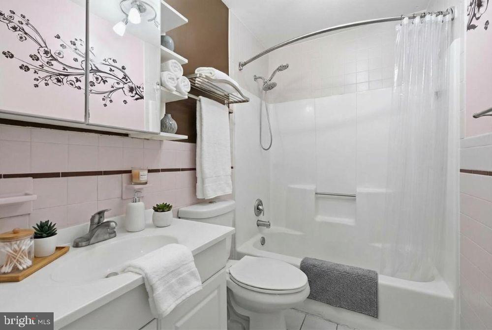 LONG BEACH - Residential