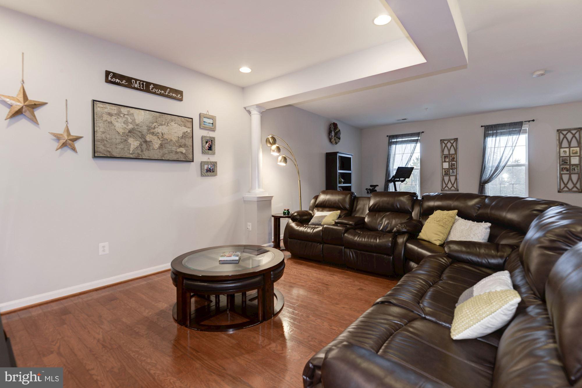 RESIDENCES AT DULLES PRK - Residential Lease