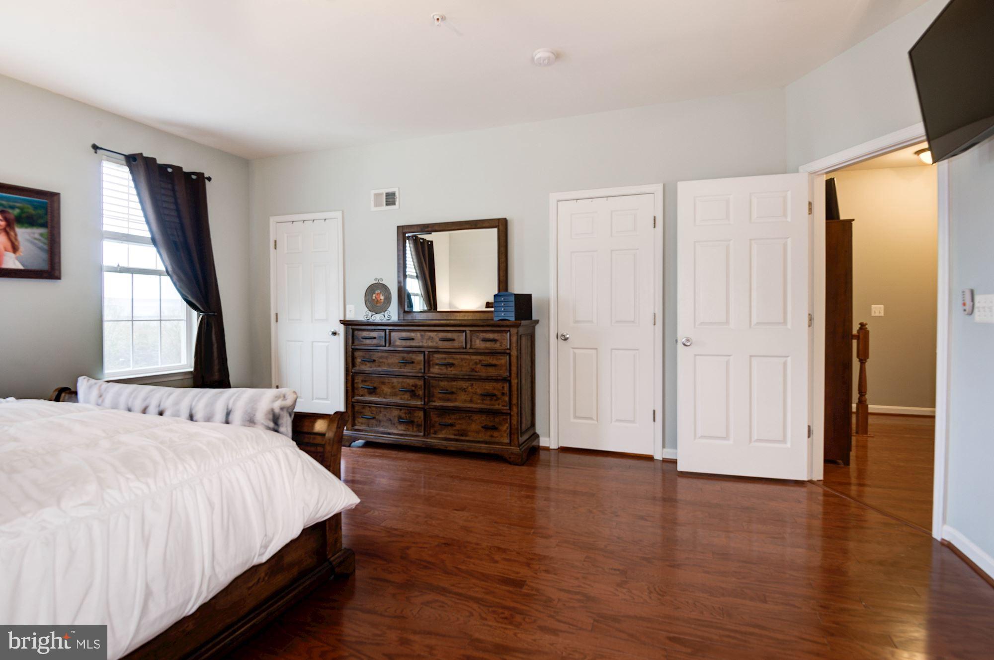 RESIDENCES AT DULLES PRK - Residential Lease