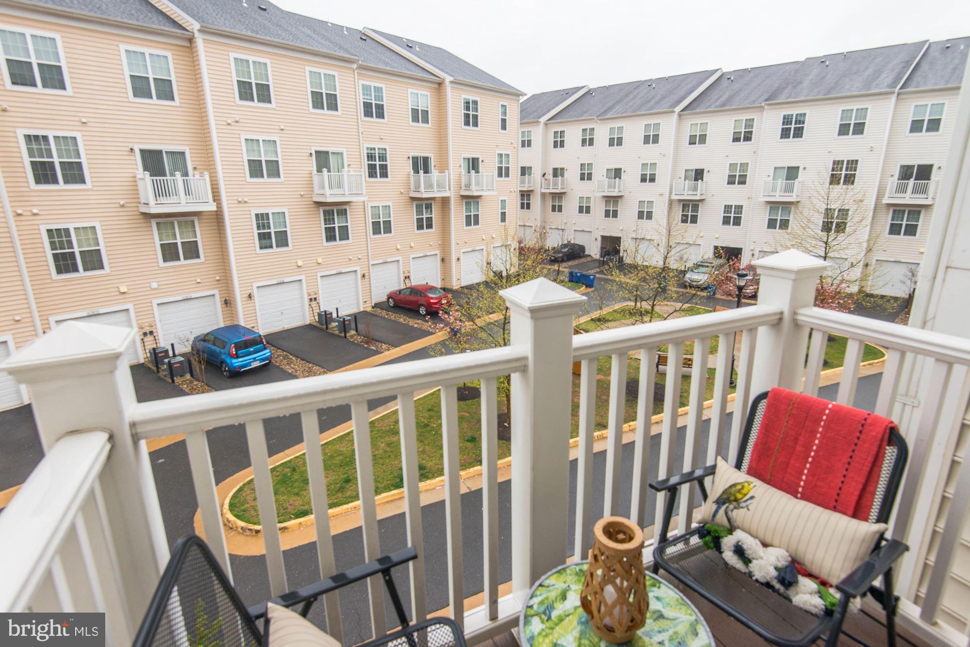 RESIDENCES AT DULLES PRK - Residential Lease