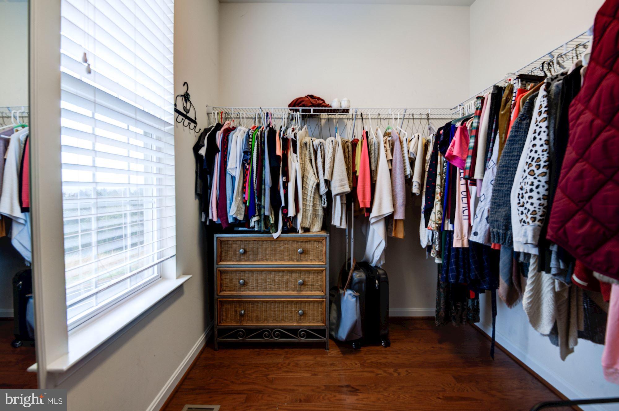 RESIDENCES AT DULLES PRK - Residential Lease