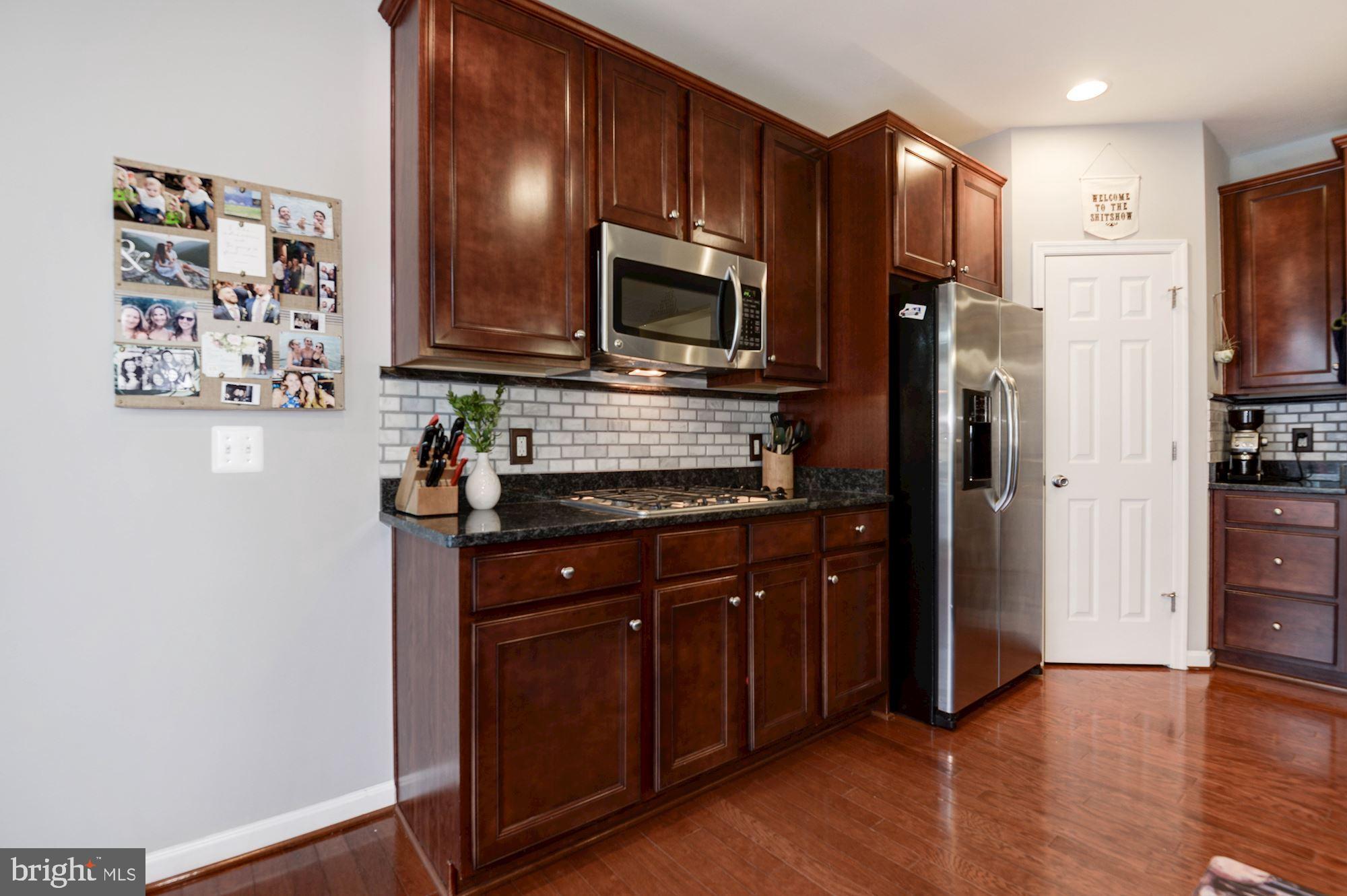 RESIDENCES AT DULLES PRK - Residential Lease