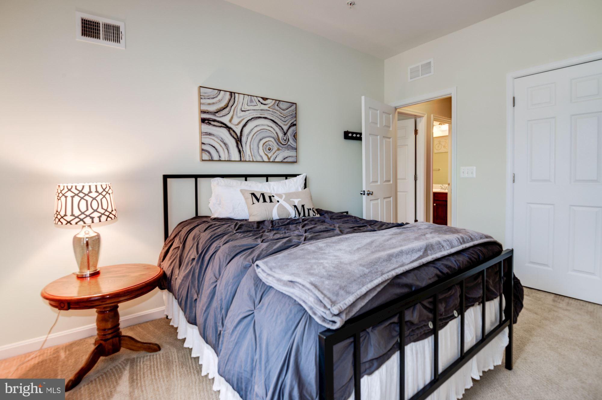 RESIDENCES AT DULLES PRK - Residential Lease