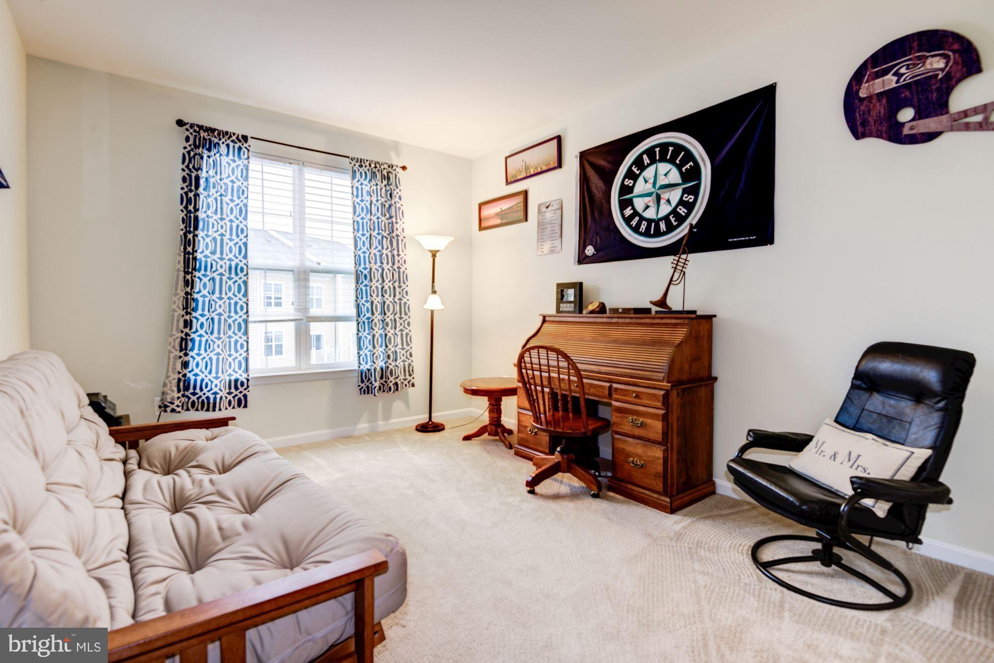 RESIDENCES AT DULLES PRK - Residential Lease